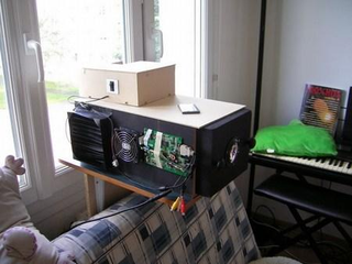 Illustration for article titled Projectors Made From Trash Deliver HD Video and Stereoscopic Movies